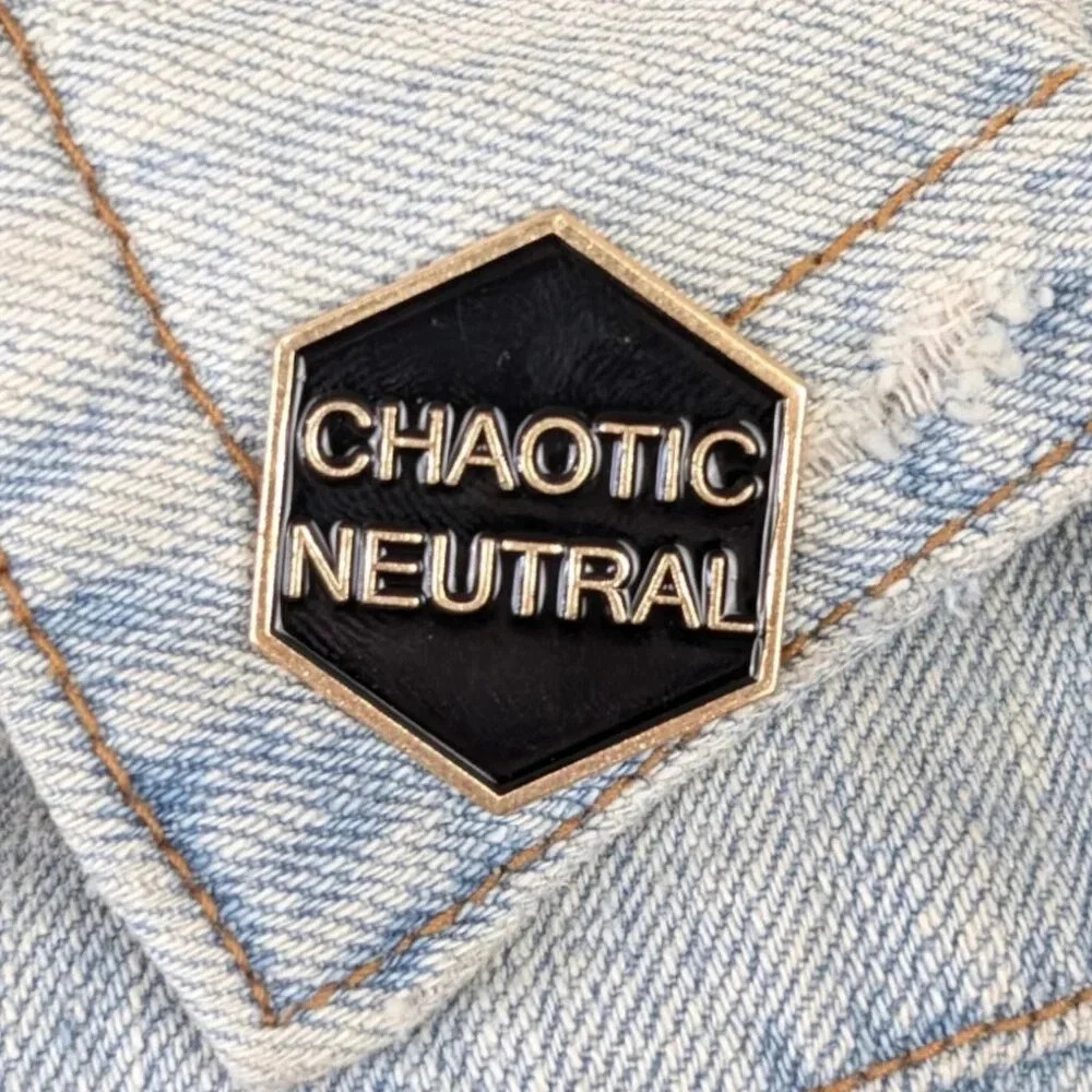 (5/$20) Chaotic Neutral Enamel Pin